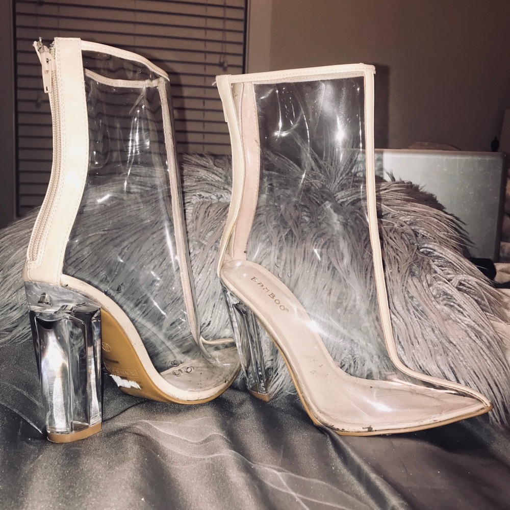 Super cute clear booties!✨